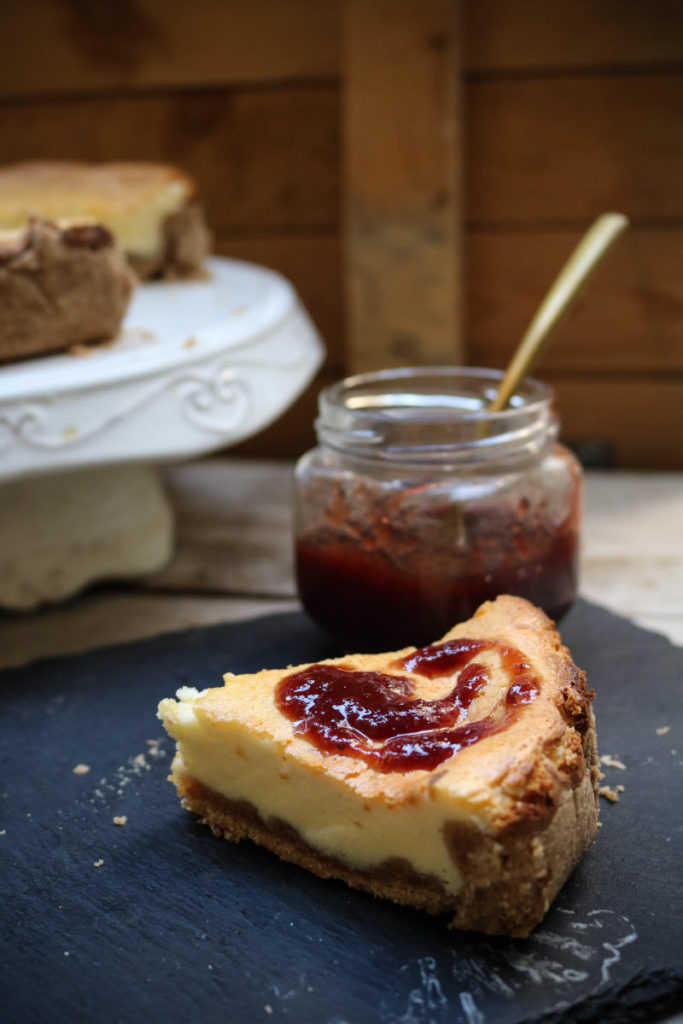 recipe - keto cheesecake with sugar-free jam