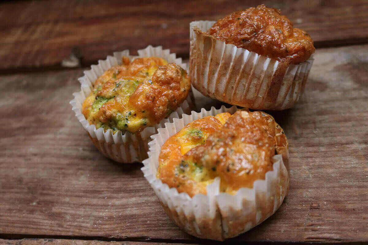 broccoli cheddar muffins